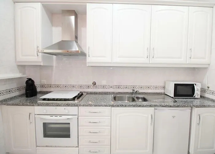 Sete Rios, Near Zoo Lisboa/ Free Wifi